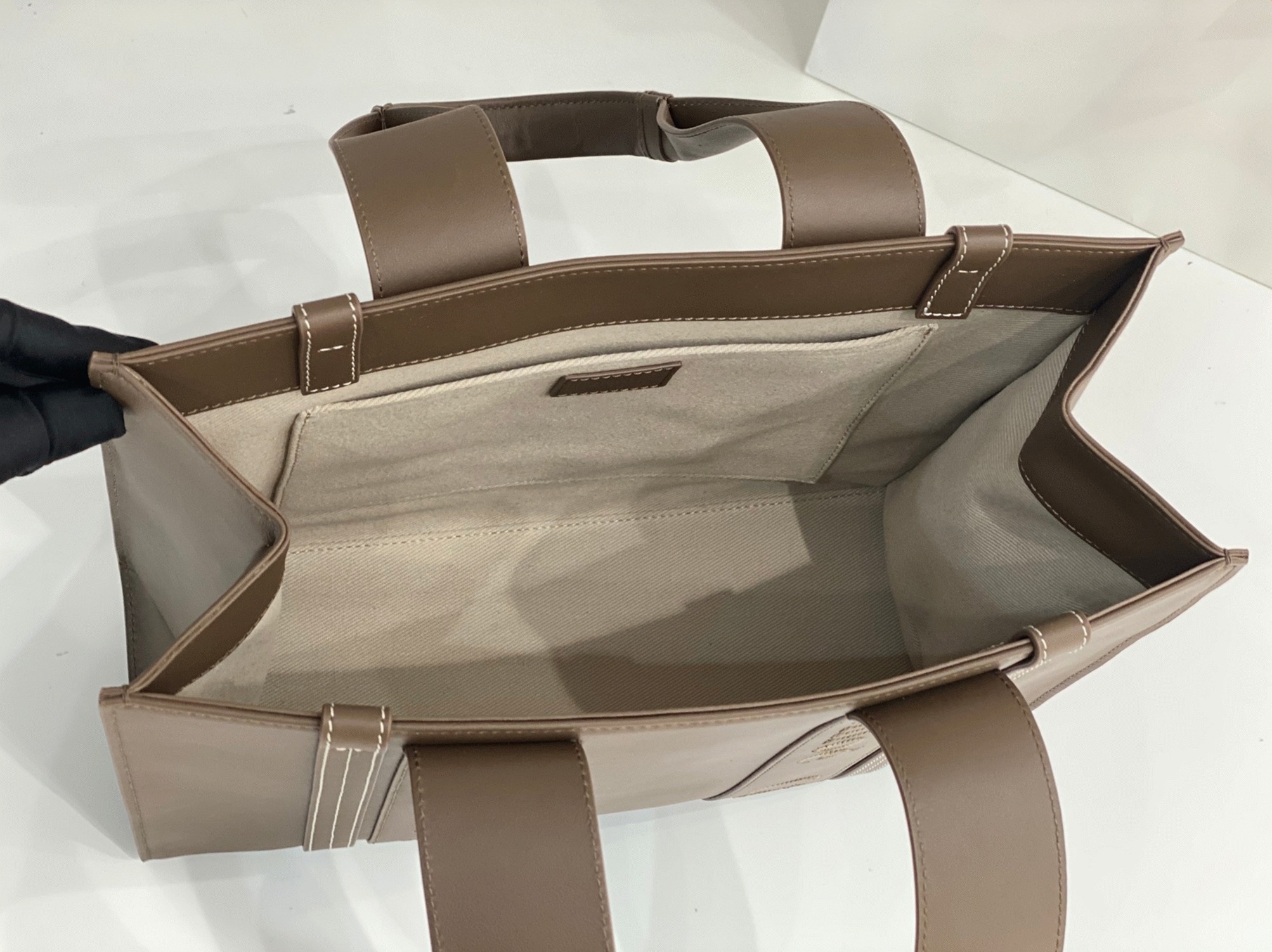 top quality replica Ch10e woody medium tote bag in army green calfskin