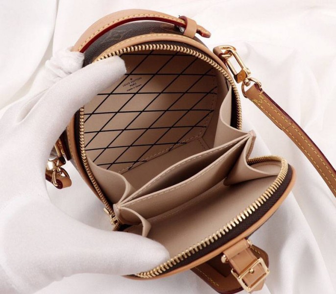 L0vis Vvtt0n Monogram Canvas Mini Boite Chapeau