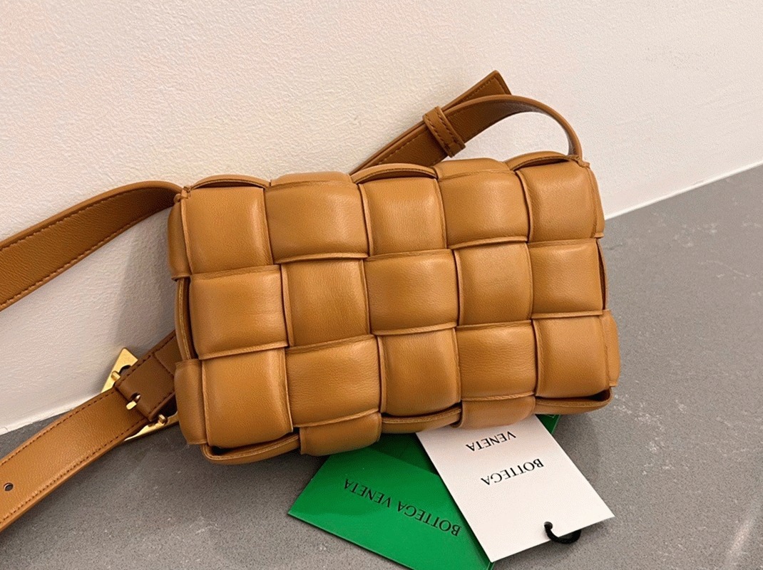 Faux B0tt*ga Ven*ta Small Padded Cassette Bag Camel