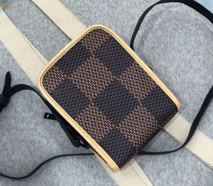 L0vis Vvtt0n Nano Amazone Messenger Bag