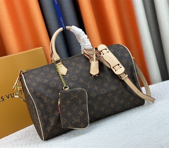 L0vis Vvtt0n Monogram Canvas Speedy P9 Bandouliere 40 Bag