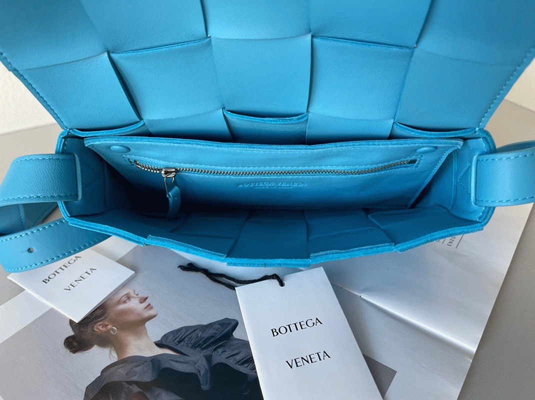 Top Quality Replica B0tt*ga Ven*ta Cassette Bag In Mallard