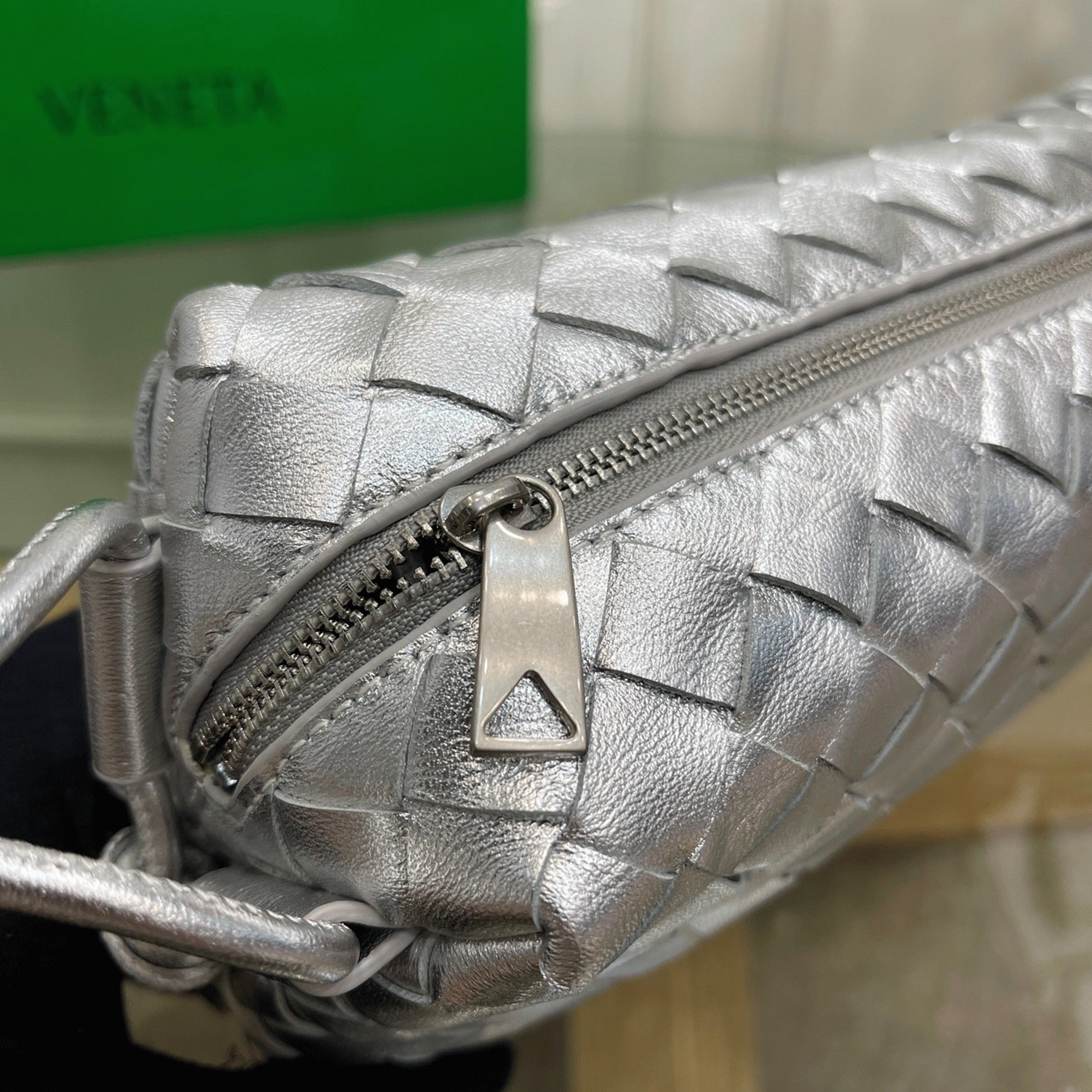 Replica B0tt*ga Ven*ta Loop Small Bag Silver