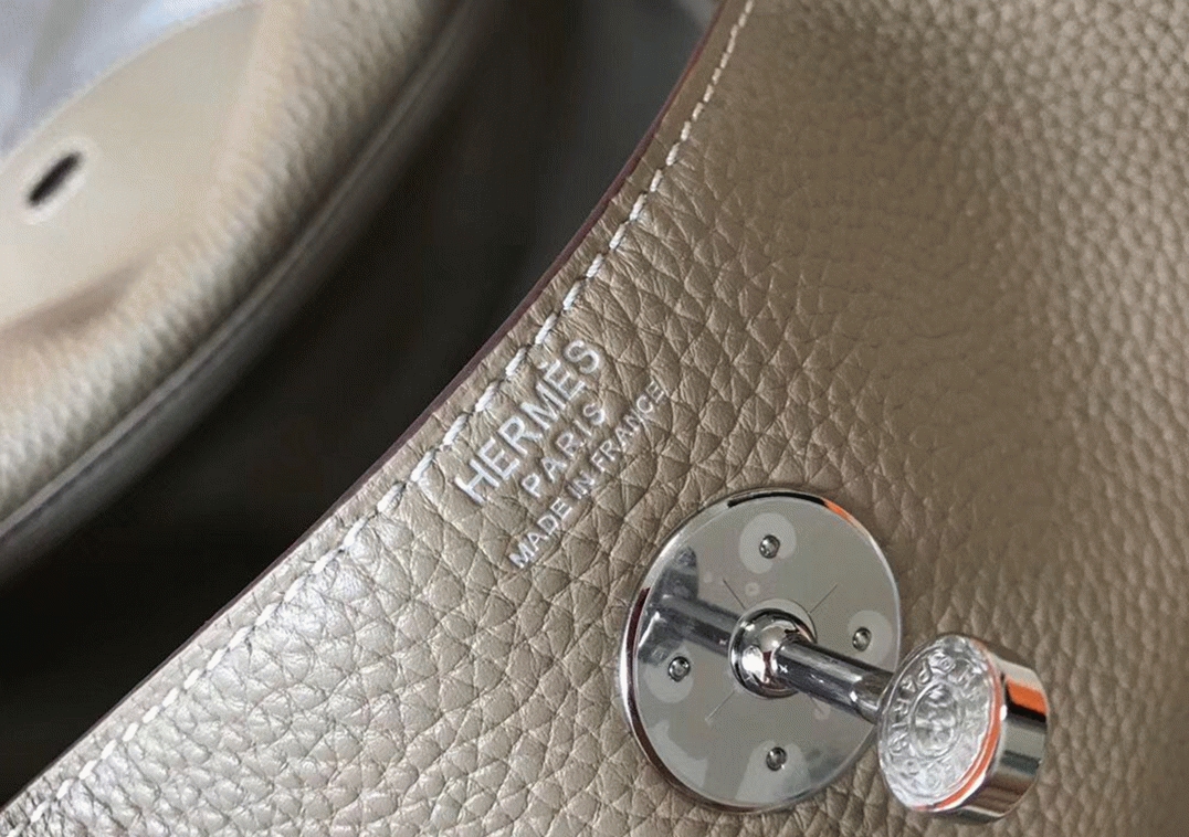 Knockoff H**me5 Lindy bag 26cm in gris tourterelle