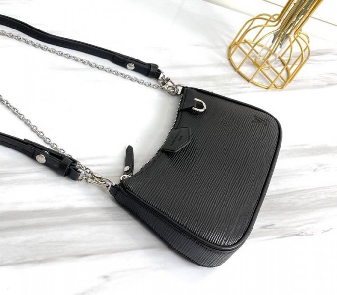 L0vis Vvtt0n Epi Leather Easy Pouch On Strap In Black