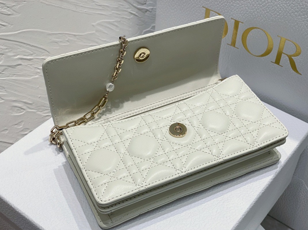 D10r Miss D10r Mini Bag Fake in White Cannage Lambskin