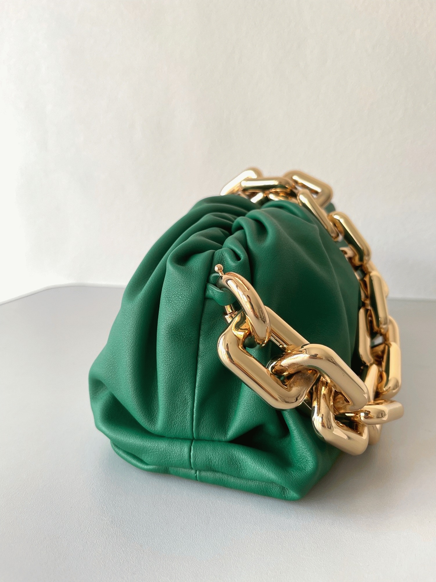 Replica B0tt*ga Ven*ta The Chain Pouch Bag Green