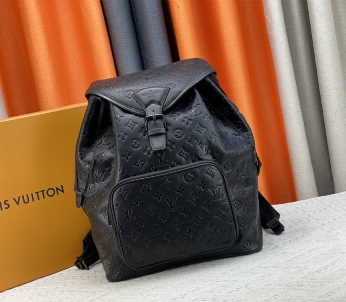 L0vis Vvtt0n Taurillon Leather Montsouris Backpack In Black