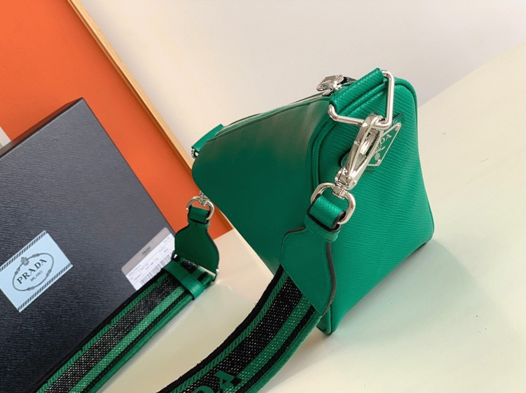 Pra*a Triangle Shoulder Bag Fake in Green