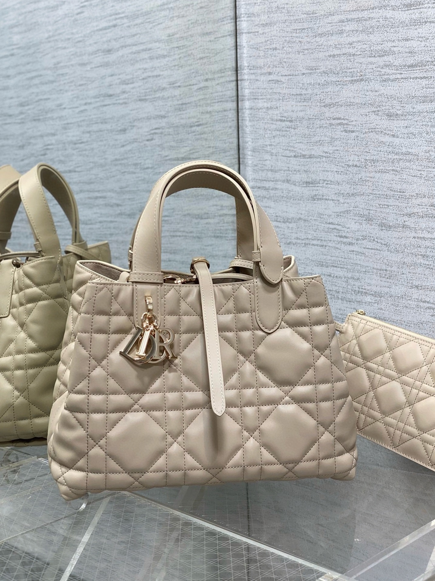 D10r Toujours Medium Bag Knockoff in Beige Macrocannage Calfskin