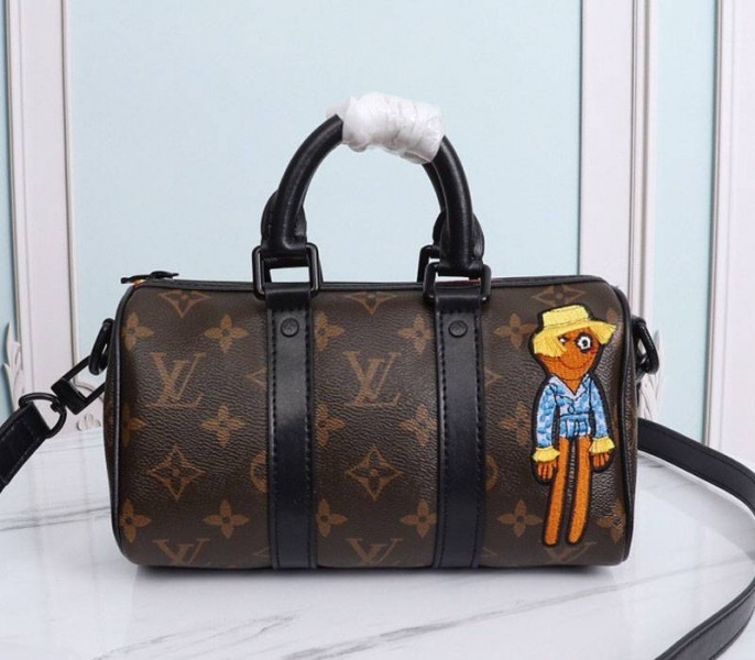 L0vis Vvtt0n Monogram Canvas Mens Zoooom With Friends Nano Keepall Travel Bag