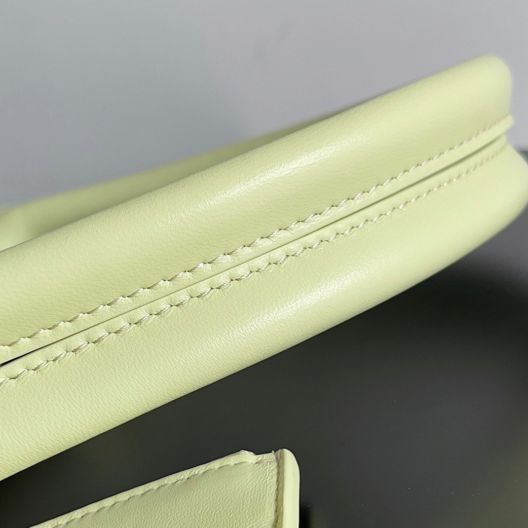 Top Quality Knockoff B0tt*ga Ven*ta Cabat Medium Bag In Lemon Intrecciato Lambskin