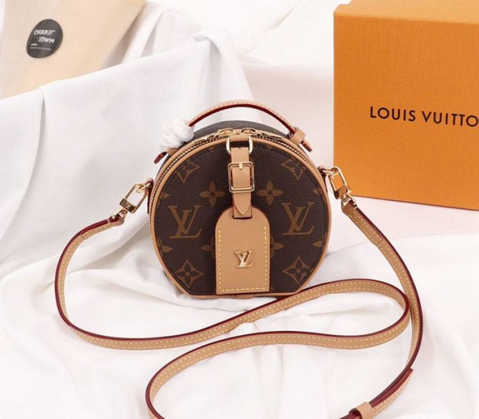 L0vis Vvtt0n Monogram Canvas Mini Boite Chapeau