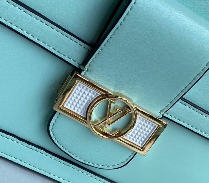 L0vis Vvtt0n Dauphine Lugano MM Bag In Bleu Azur Blue