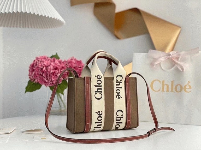 top quality fake previous previous Ch10e small woody tote bag in brown felt