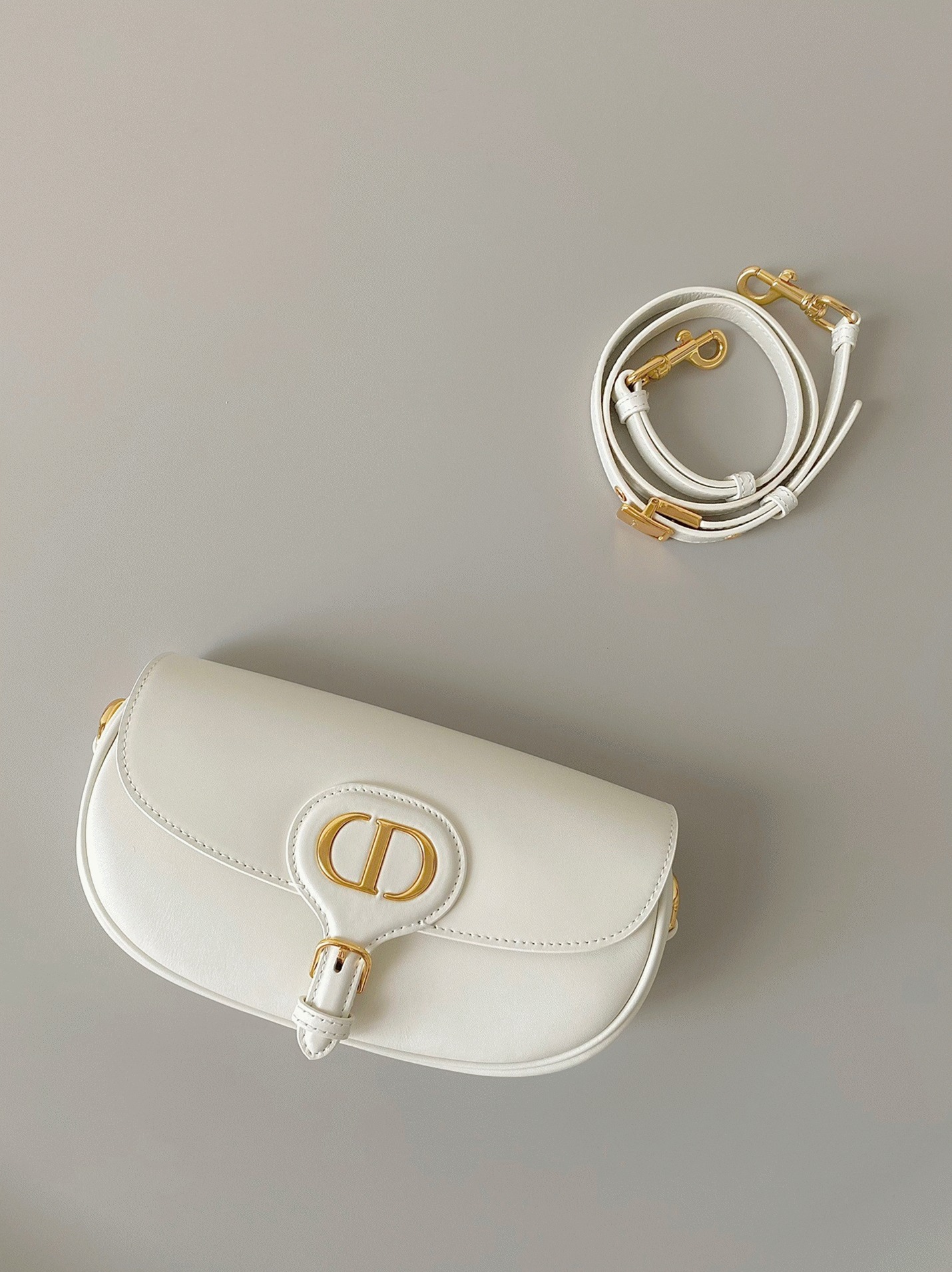 D10r Bobby East-West Bag Fake in White