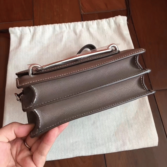 Etoupe knockoff H**me5 Mini Sac Roulis handbag