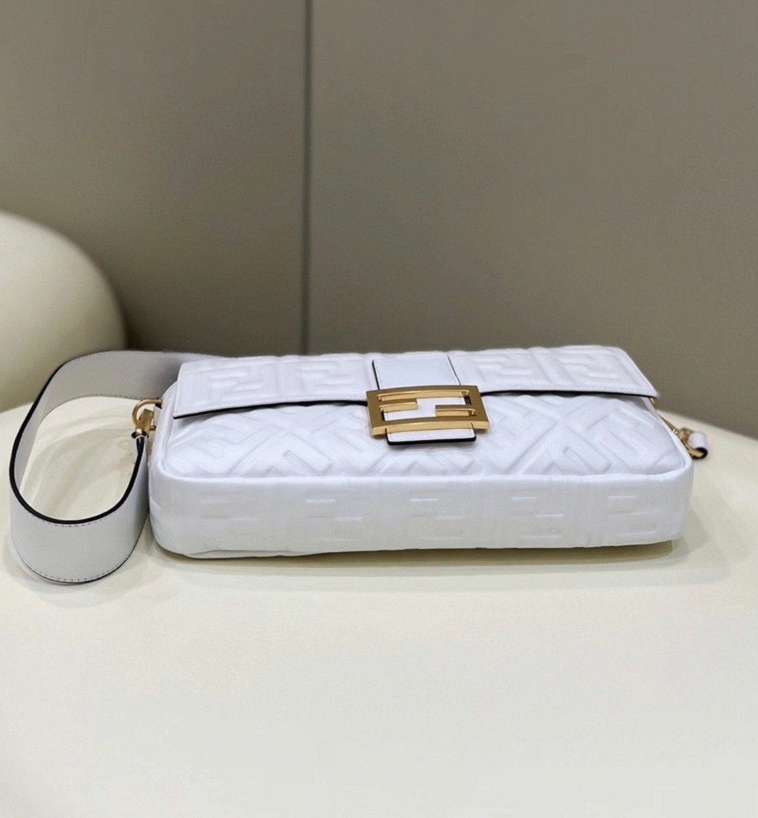 Top Quality Knockoff F**di Large Baguette Bag In White FF