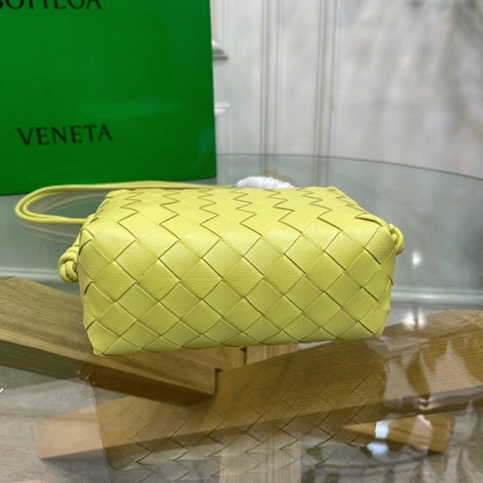 Imitation B0tt*ga Ven*ta Loop Mini Bag Kiwi