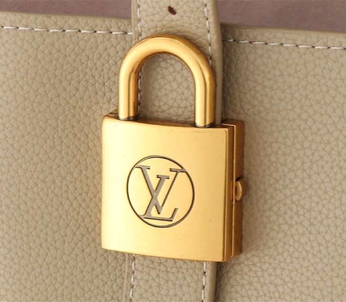 L0vis Vvtt0n Low Key Cabas MM Bag In Galet Gray