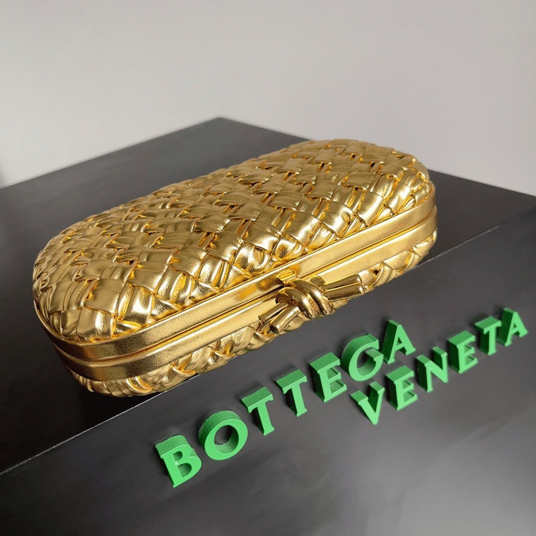 Fake B0tt*ga Ven*ta Knot Minaudiere Clutch Gold Intreccio