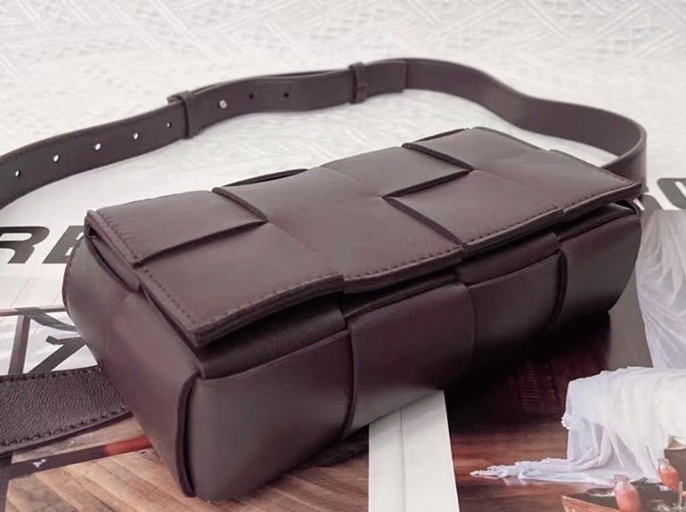 Replica B0tt*ga Ven*ta Cassette Belt Bag Grape