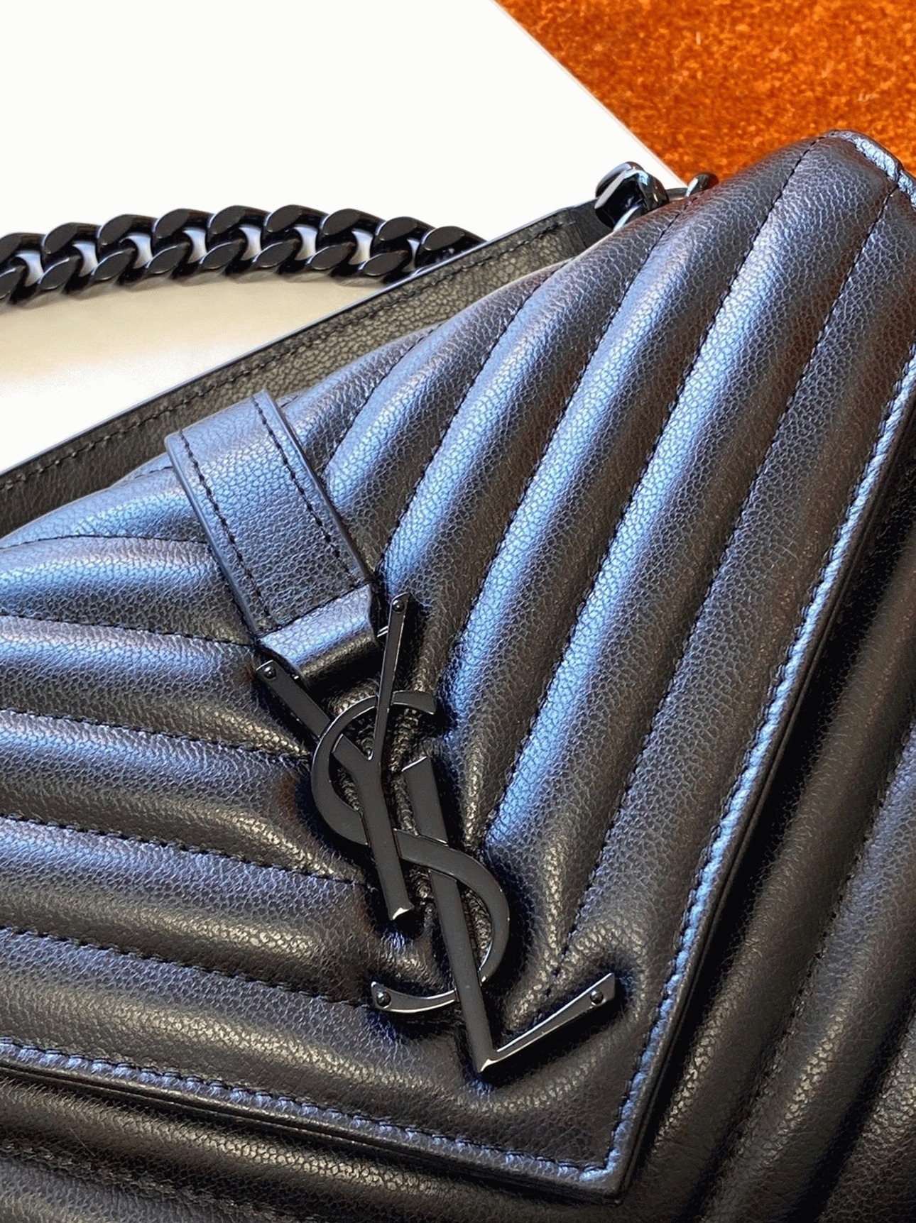 Replica Sa1nt Lau*nt College Medium Chain Bag with Black