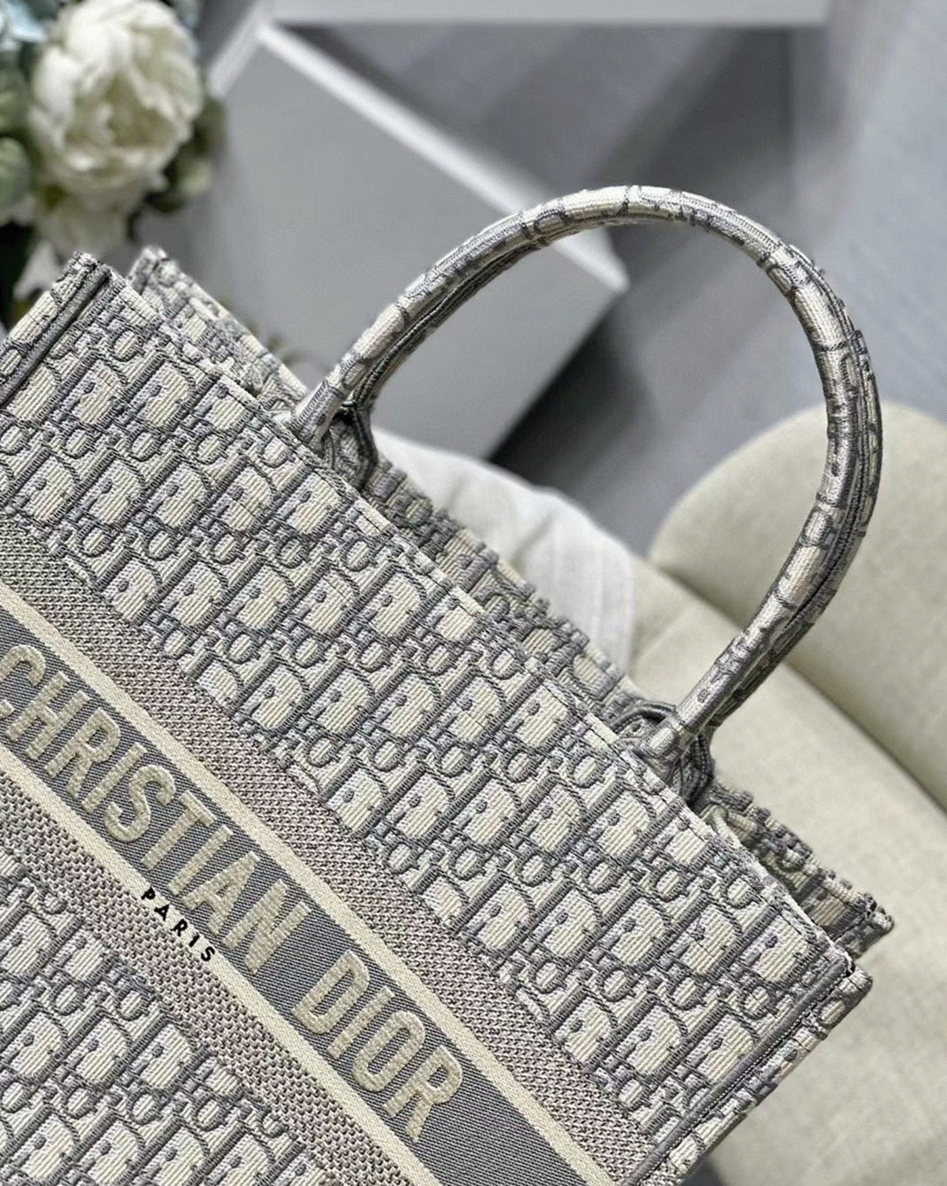 D10r Medium Book Tote Bag Faux in Grey D10r Oblique Embroidery