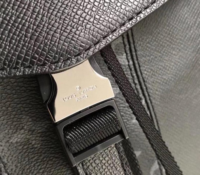 L0vis Vvtt0n Taiga Leather Outdoor Backpack In Eclipse Black