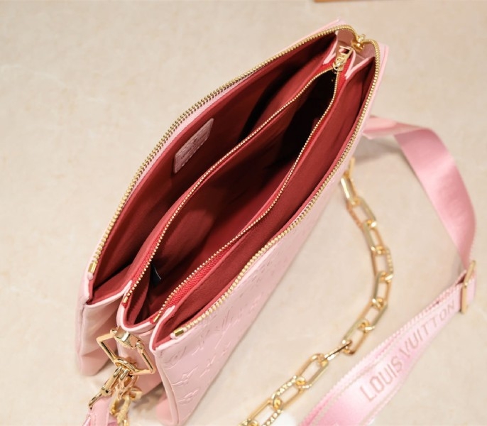 L0vis Vvtt0n Coussin PM Bag In Light Pink With Jacquard Strap