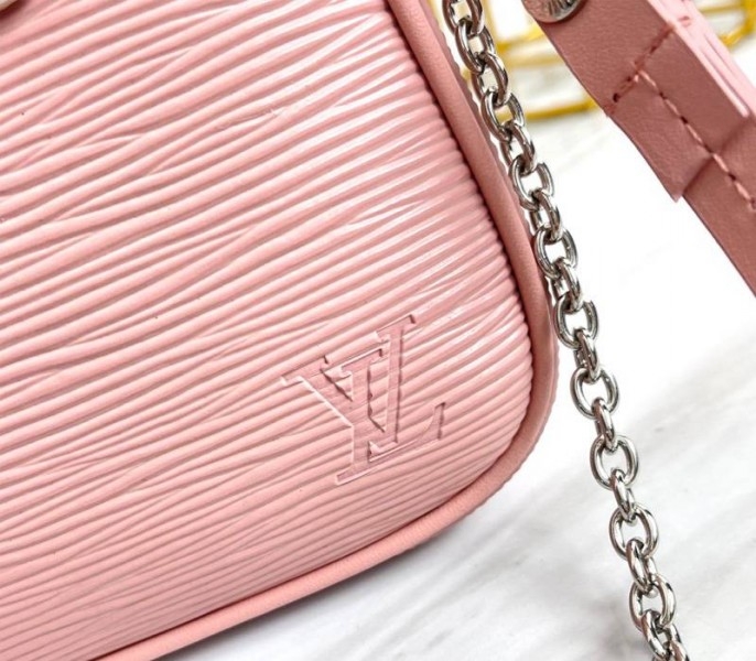 L0vis Vvtt0n Epi Leather Easy Pouch On Strap In Rose Ballerine Pink