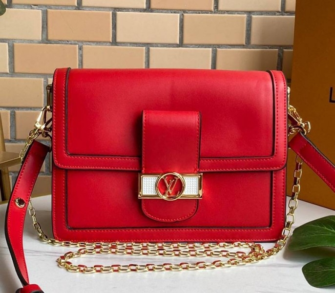 L0vis Vvtt0n Dauphine Lugano MM Bag In Bloody Mary Red