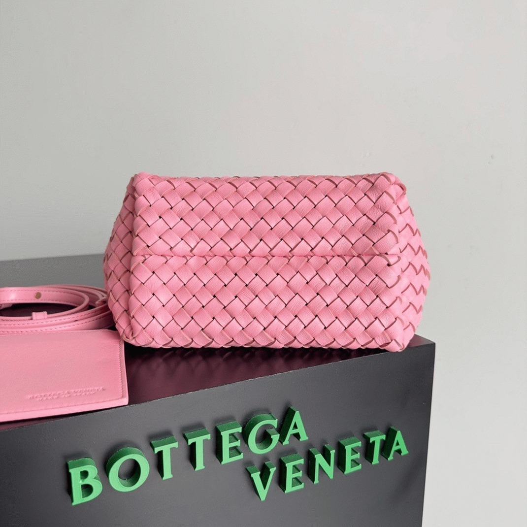 Top Quality Replica B0tt*ga Ven*ta Cabat Mini Bag In Pink Intrecciato Lambskin
