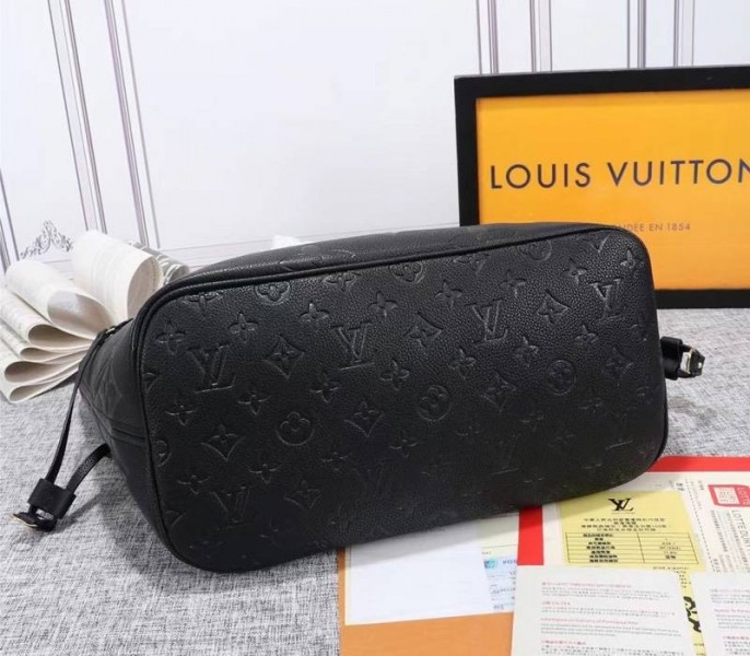 L0vis Vvtt0n Monogram Empreinte Neverfull MM Tote In Black