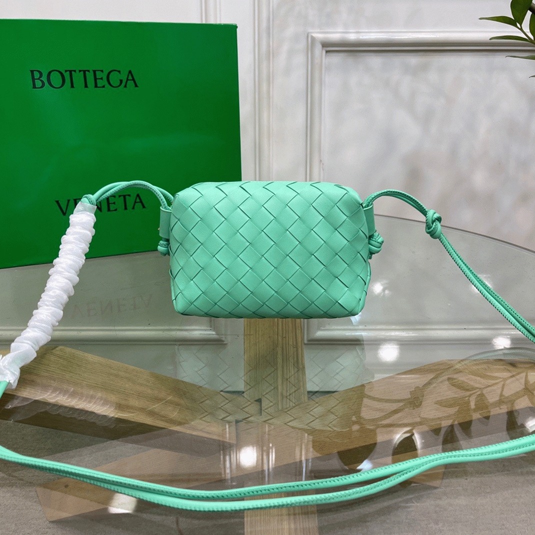 Replica B0tt*ga Ven*ta Loop Mini Bag Fountain