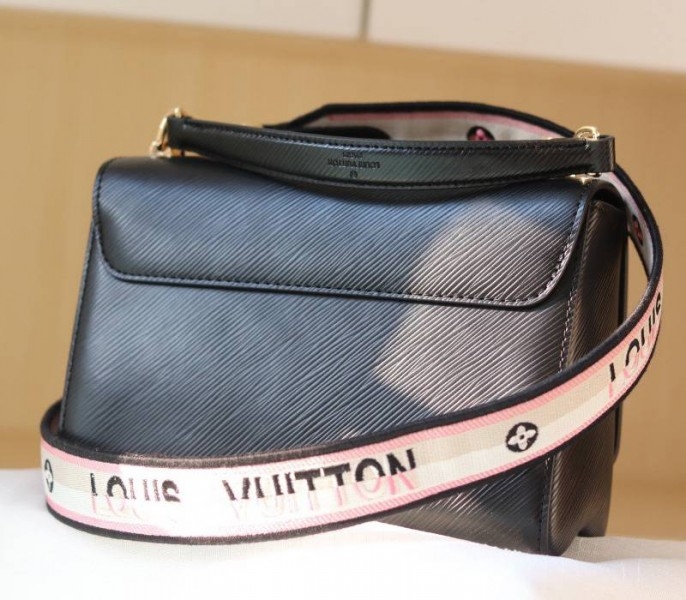 L0vis Vvtt0n Epi Leather Twist MM Bag Black With Jacquard Strap