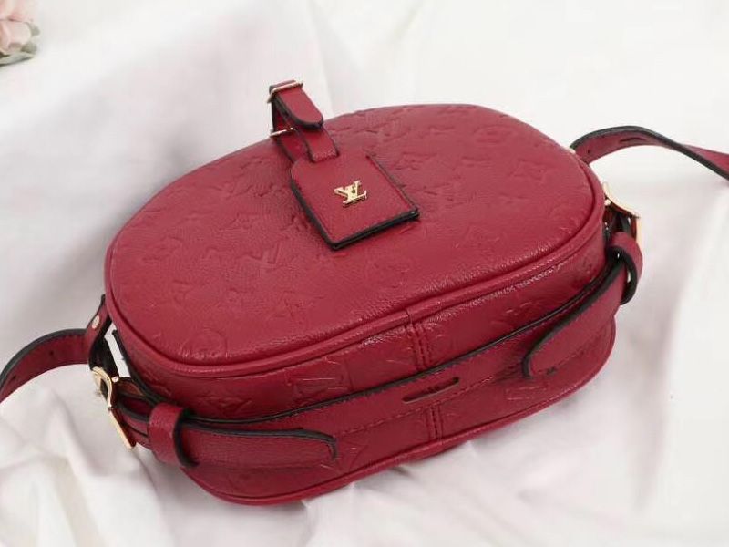 L0vis Vvtt0n Monogram Empreinte Boite Chapeau Souple MM Bag In Red
