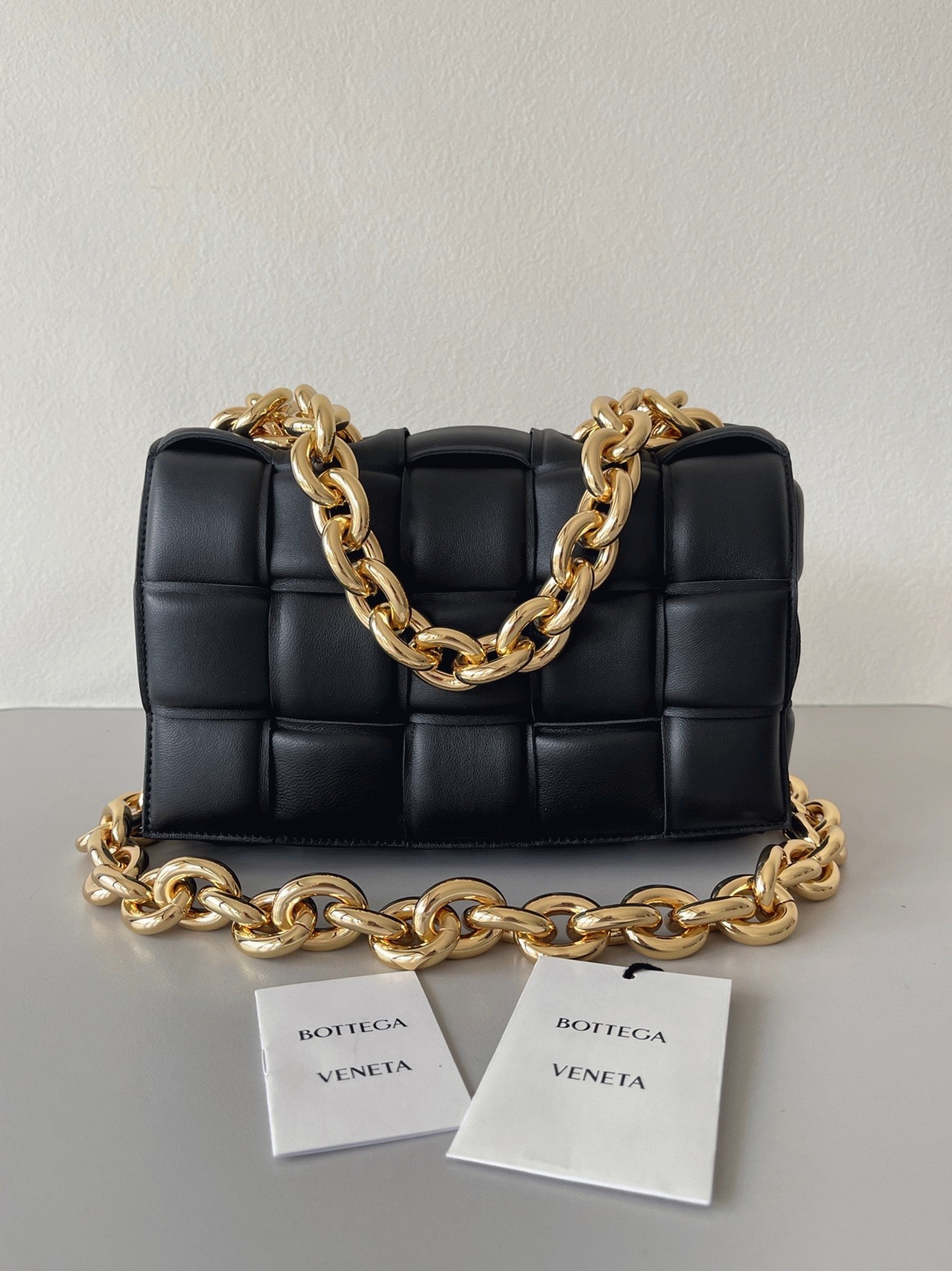 Top Quality Replica B0tt*ga Ven*ta Chain Cassette Bag In Black