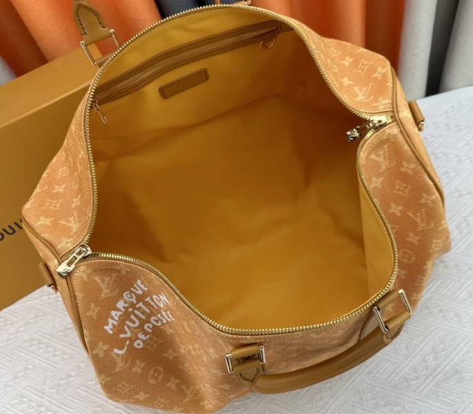 L0vis Vvtt0n Monogram Heritage Canvas Keepall Bandouliere 55 In Yellow