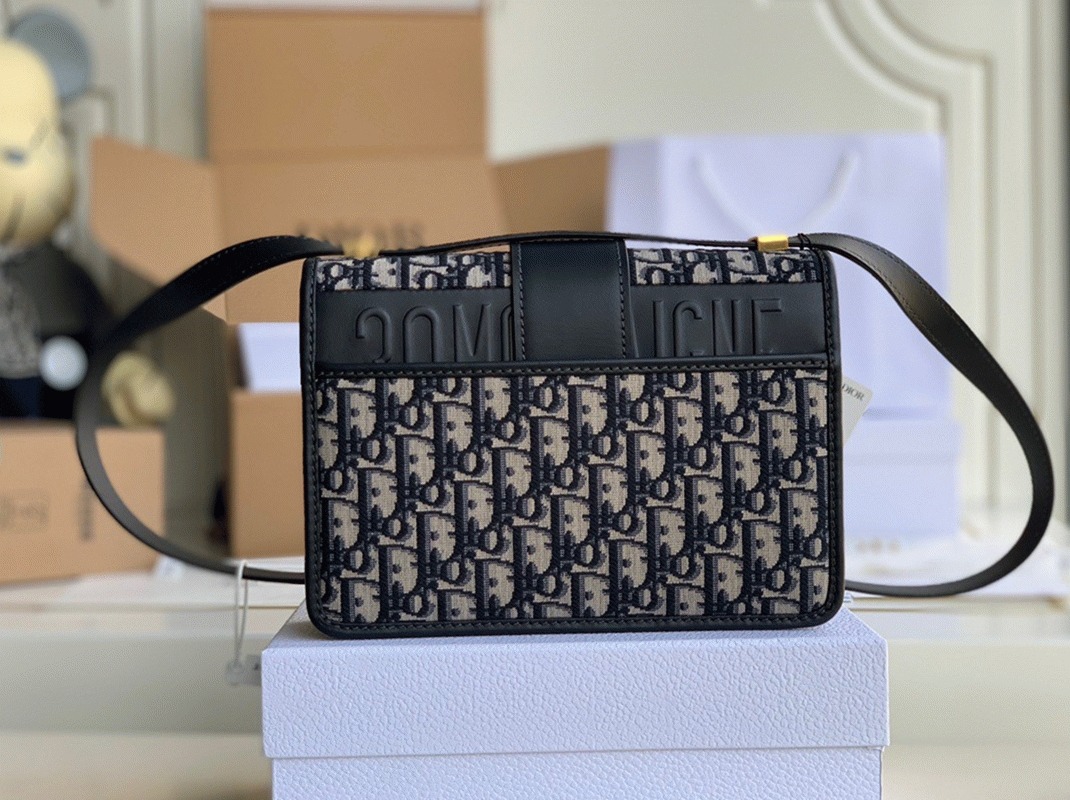 D10r 30 Montaigne Medium Bag Replica in Blue D10r Oblique Jacquard
