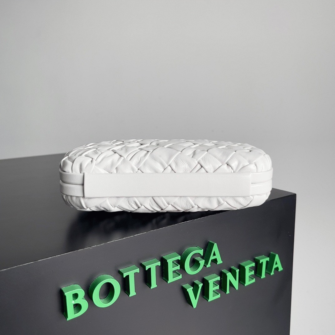 Fake B0tt*ga Ven*ta Knot Minaudiere Clutch White Foulard