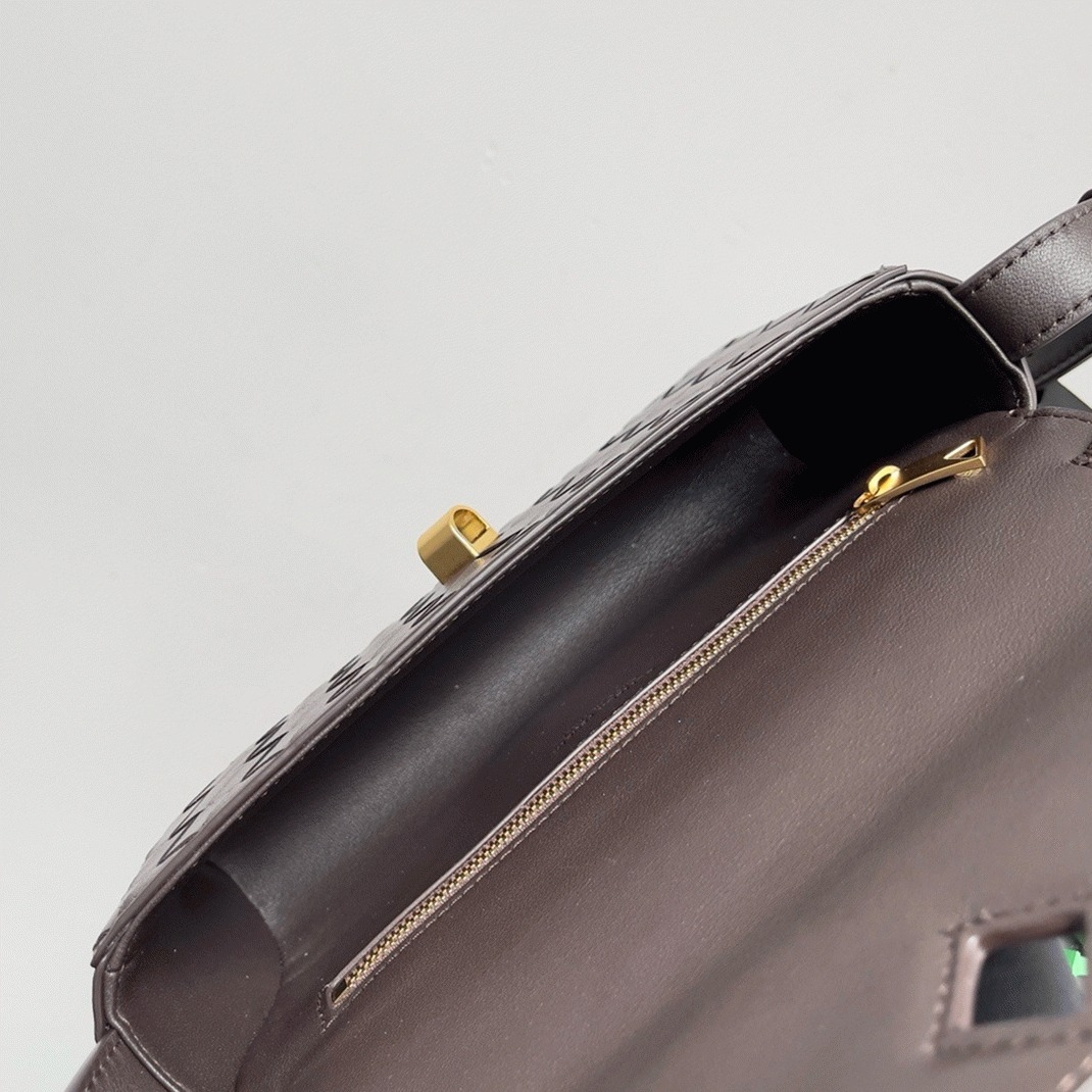 Fake B0tt*ga Ven*ta Mini Andiamo Cross-Body Bag Barolo