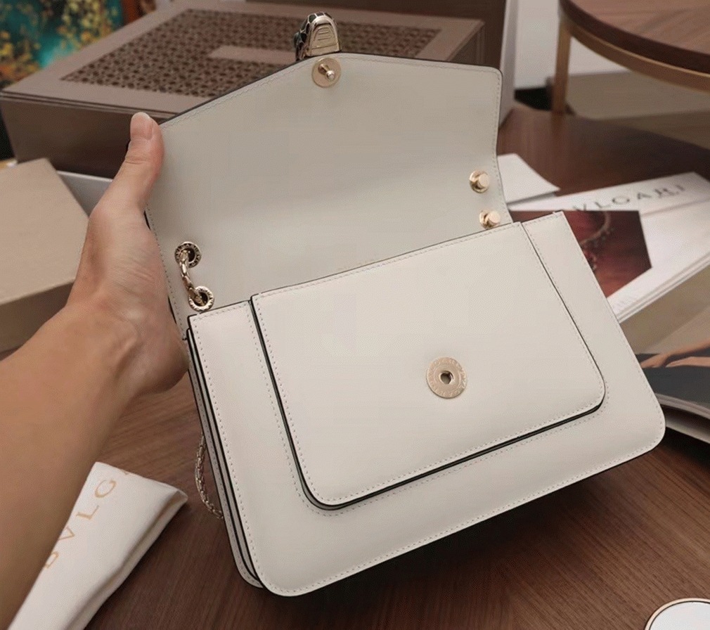 Replica Bv1g*ai Serpenti Forever Medium Shoulder Bag White Calfskin
