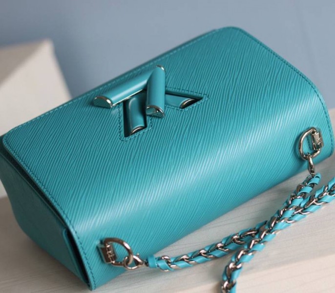 L0vis Vvtt0n Epi Leather Twist MM Bag In Celestial Blue
