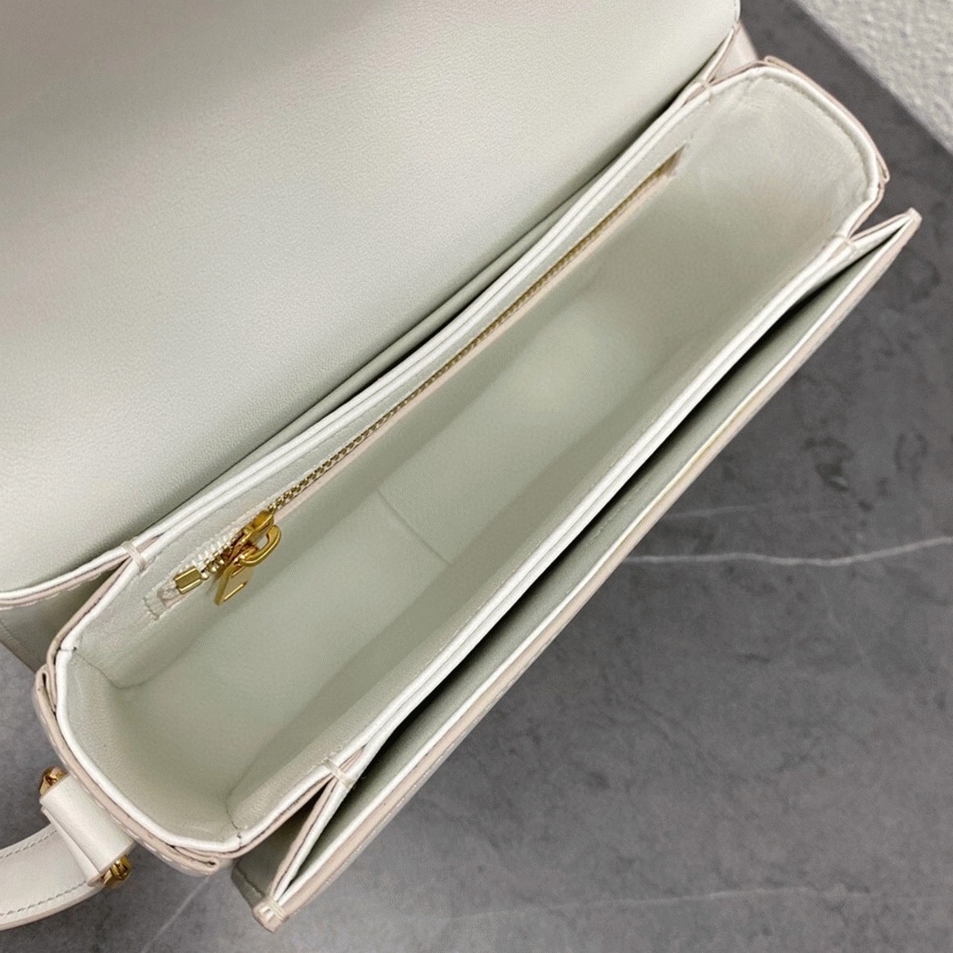 Top Quality Fake Ce1i*e Triomphe Teen Bag In White