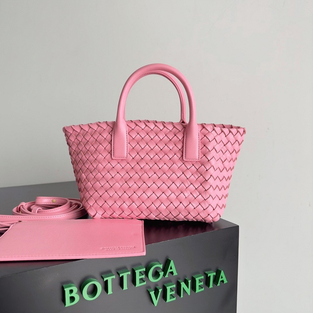 Top Quality Replica B0tt*ga Ven*ta Cabat Mini Bag In Pink Intrecciato Lambskin