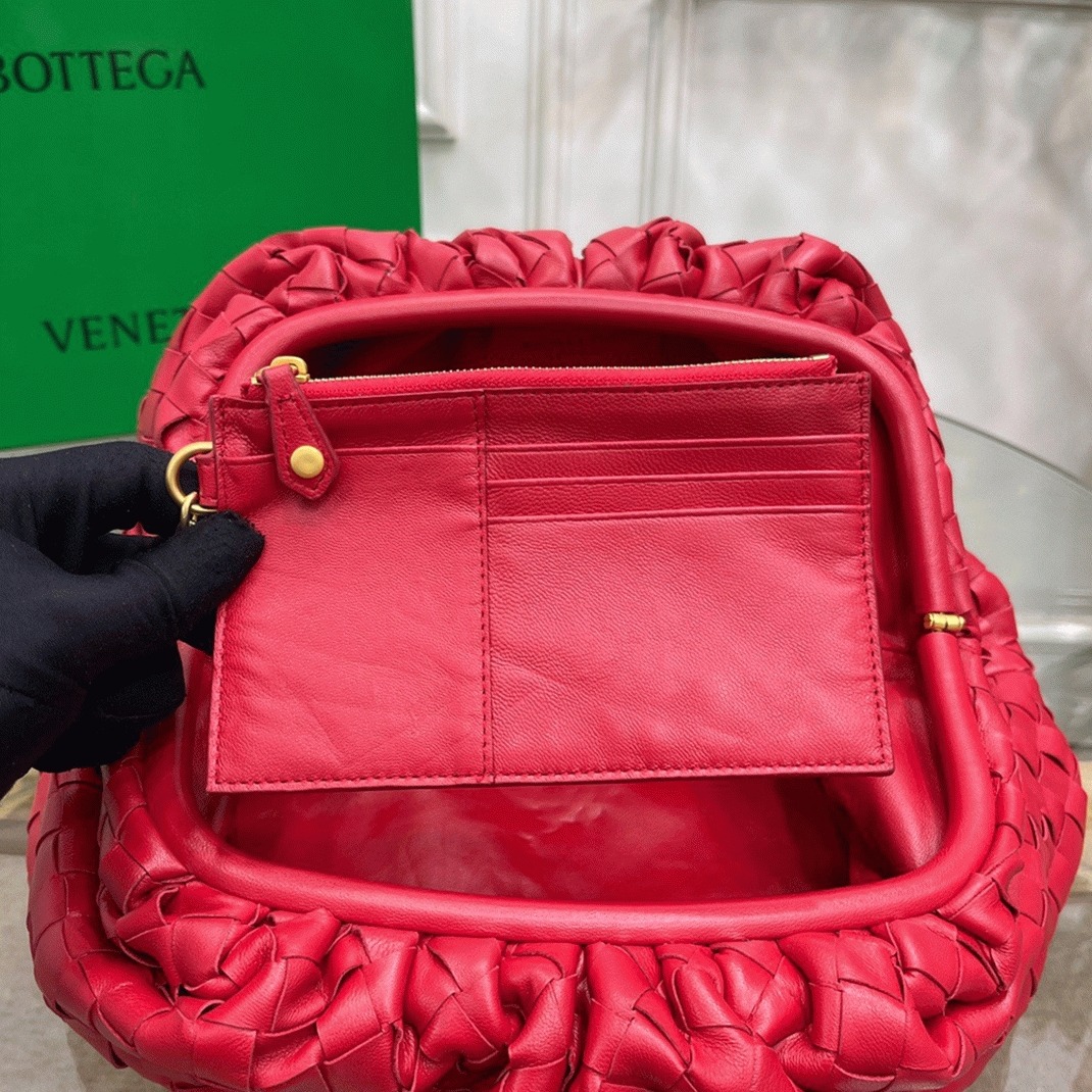 Fake B0tt*ga Ven*ta Large Pouch Clutch Bag Red