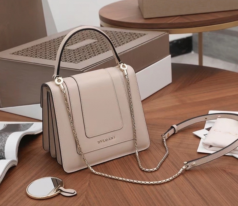Fake Bv1g*ai Serpenti Forever Small Bag Beige Calfskin