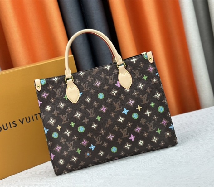 L0vis Vvtt0n Monogram Craggy Onthego MM Tote In Chocolate
