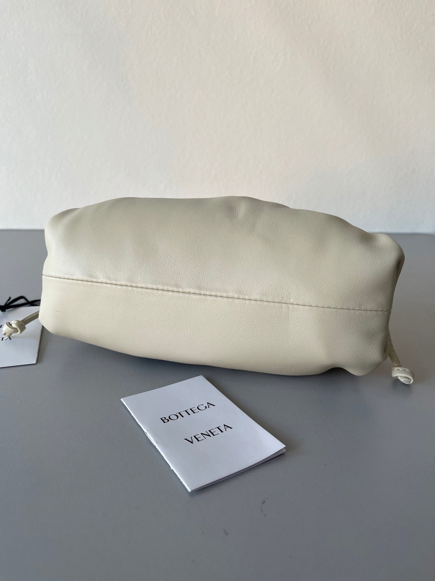 Knockoff B0tt*ga Ven*ta Mini Pouch with Strap Ivory